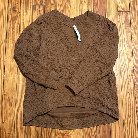 SALE EUC Lululemon rippled v-neck sweatshirt pullover in copper, 10 - Picture 7 of 8